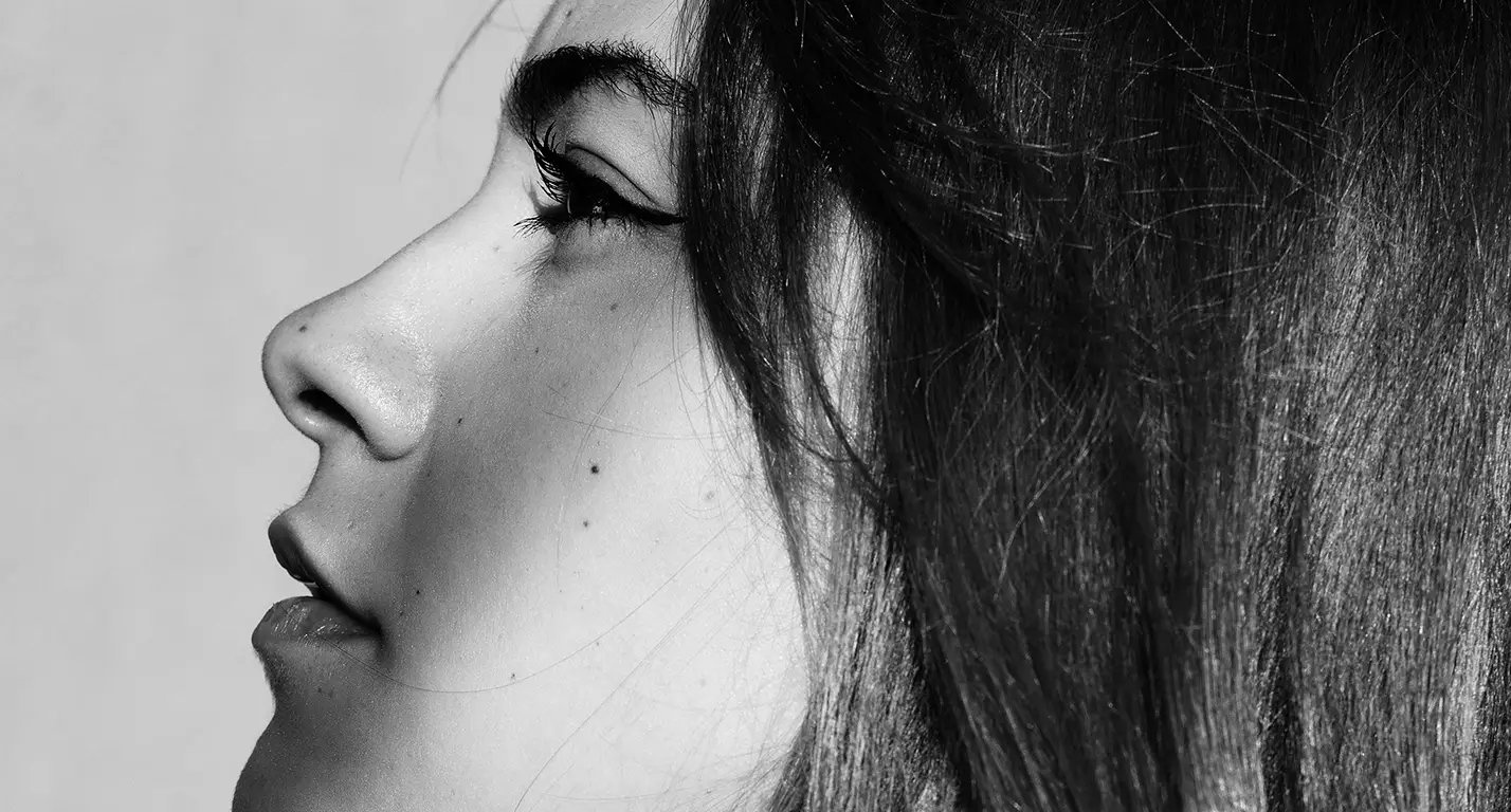 AGAINST WRINKLES AND AGE SPOTS: LASER TREATMENT